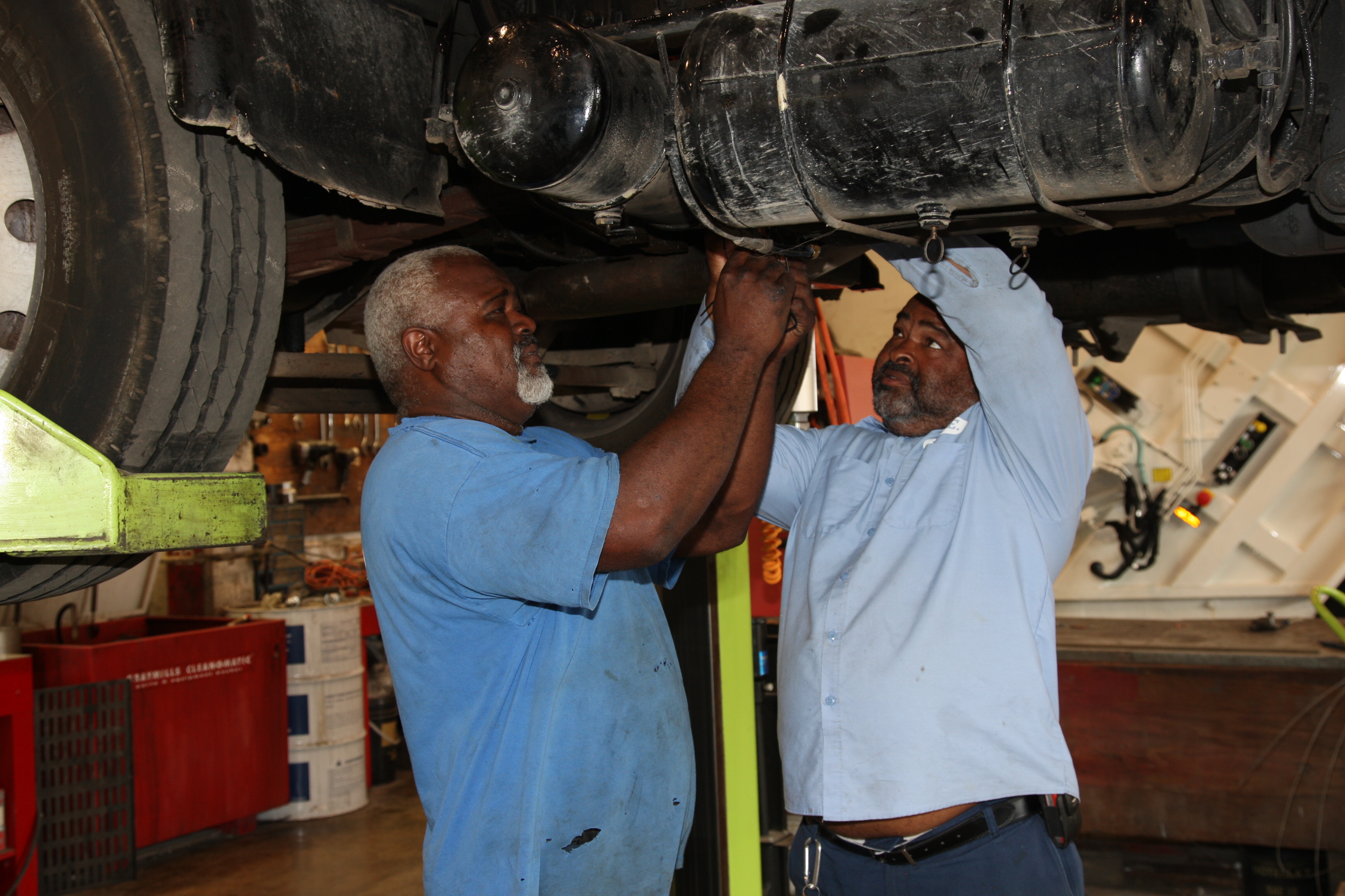 OCCUPATIONS_TRUCK_MECHANIC_01.JPG