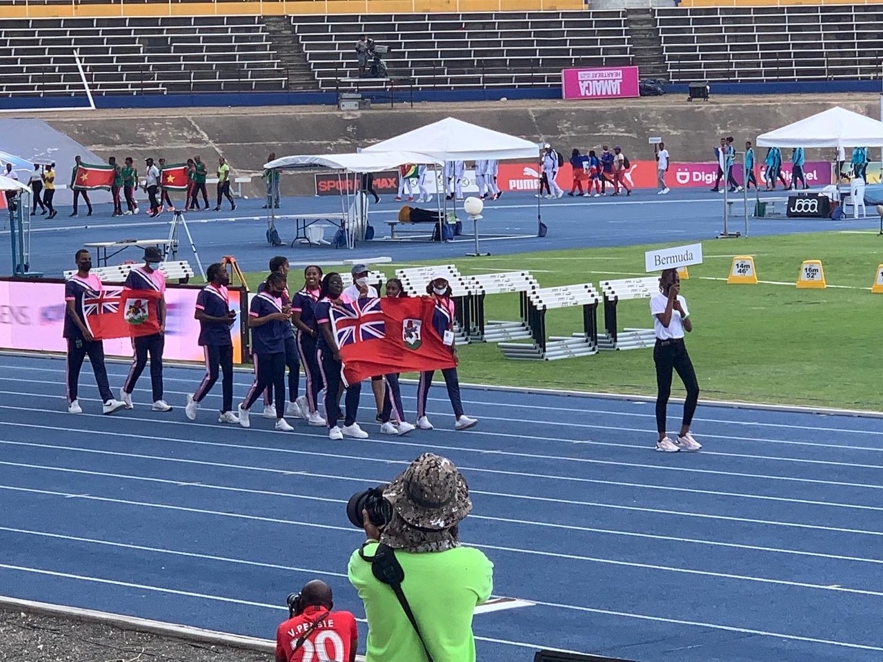 Minister Congratulates Carifta Athletes