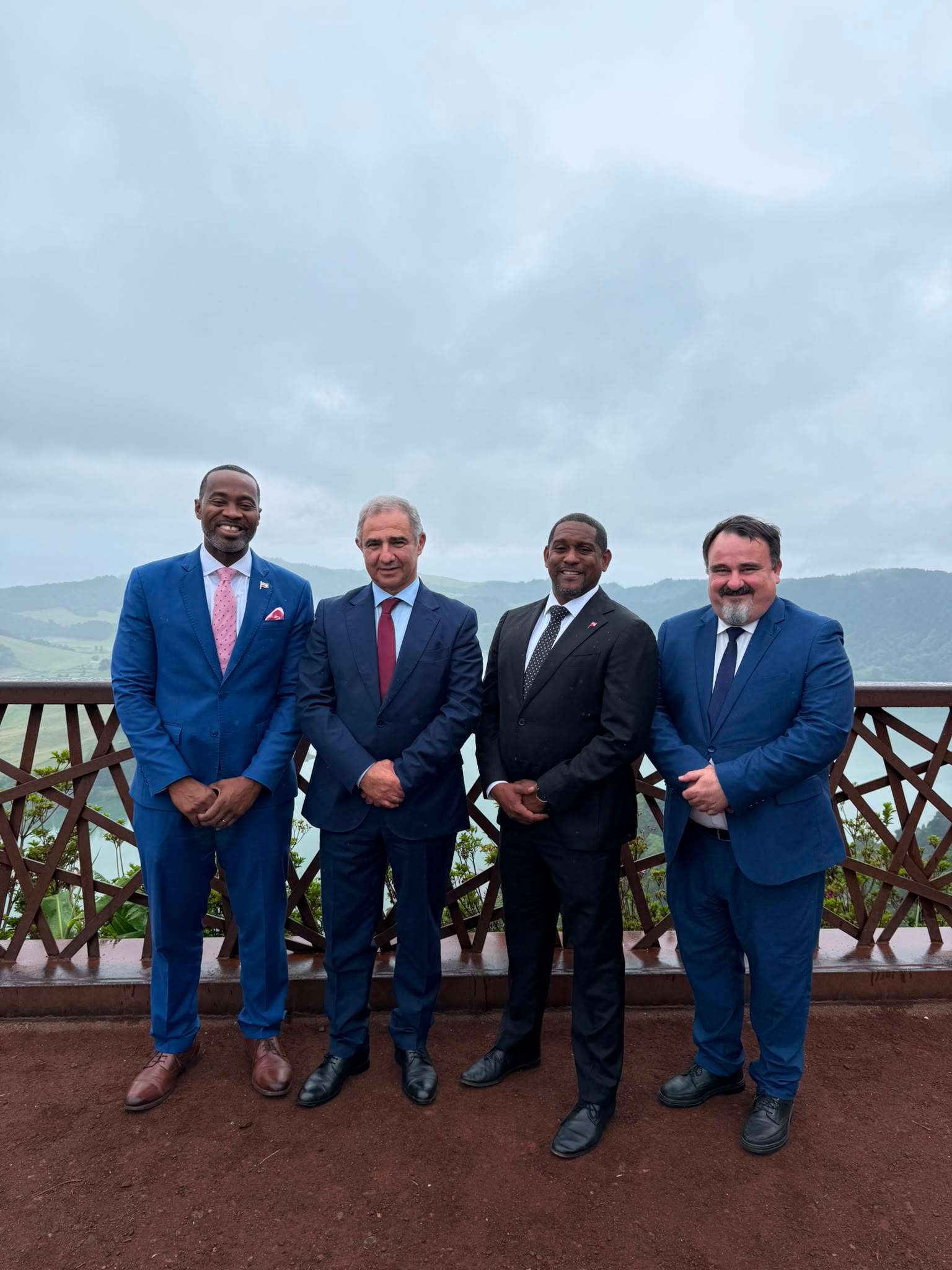 Premier Concludes Visit to the Azores