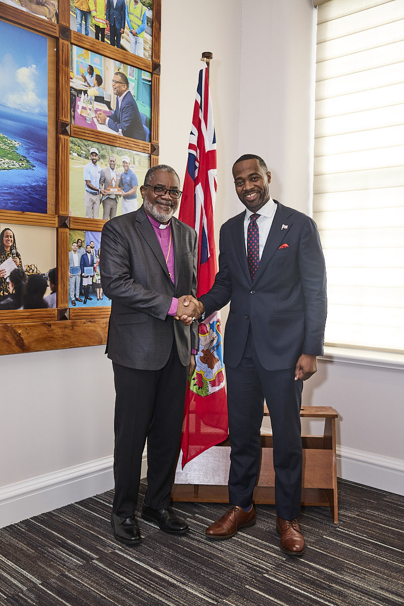 M_Vicar Rev Carl Williams, Archbishop Wright_JS_003.jpg