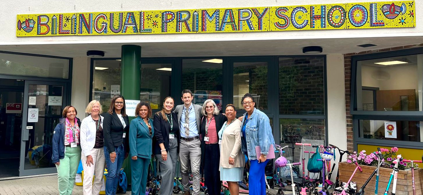 Bilingual Primary School Group Shot