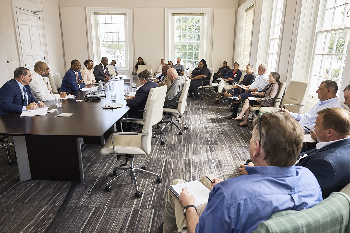 Premier, Ministers and Bermuda’s shipping and importer stakeholders during a meeting