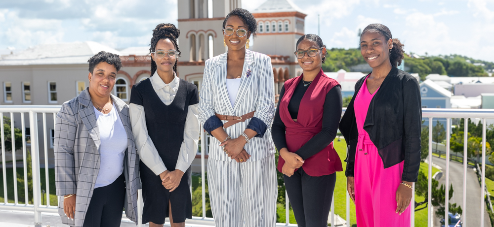 Minister_Lightbourne_Summer_interns