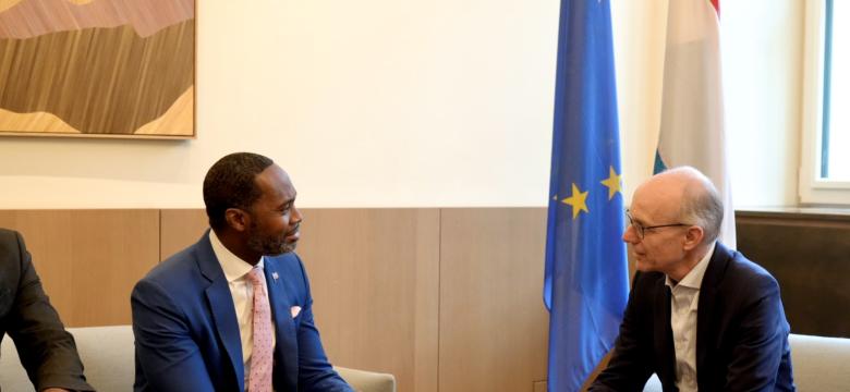Premier Burt meets Prime Minister of Luxembourg