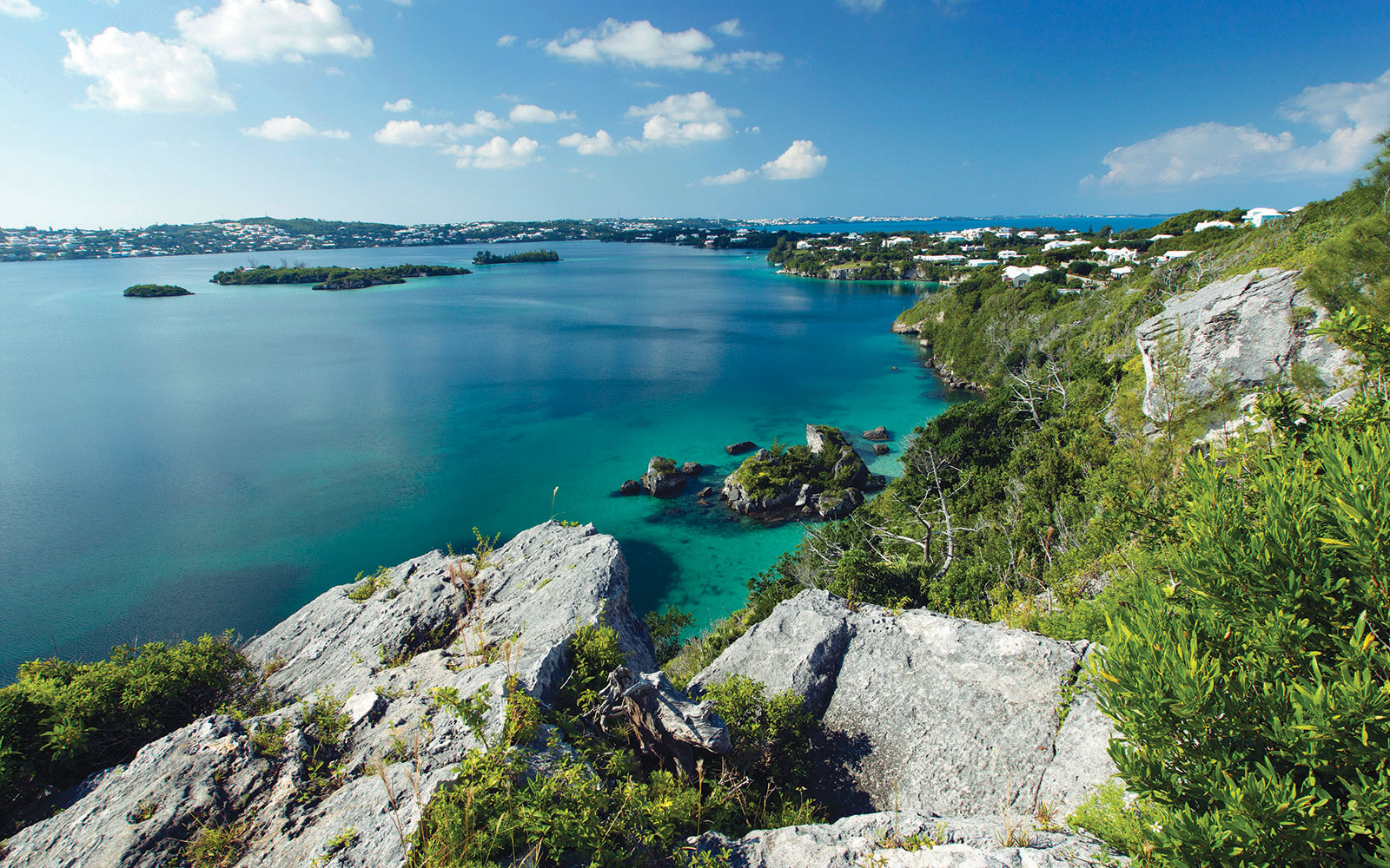 how safe is travel to bermuda